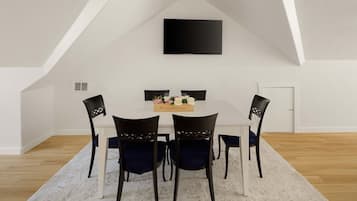 House, 3 Bedrooms | Dining