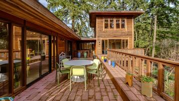 House, 3 Bedrooms | Outdoor dining