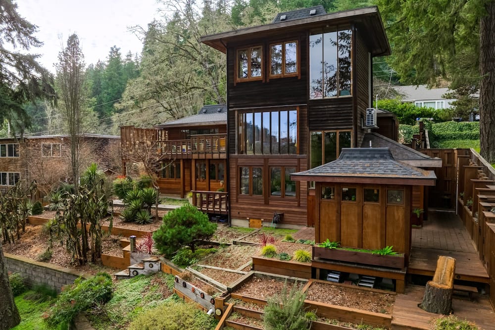 Lumbermill Modern - Zen Sanctuary Near U Of O 3 Bedroom Home