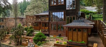 Lumbermill Modern - Zen Sanctuary Near U Of O 3 Bedroom Home