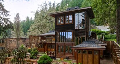 Lumbermill Modern - Zen Sanctuary Near U Of O 3 Bedroom Home