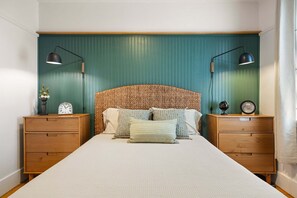 House, 3 Bedrooms - Elizabeth Page House - Charming & Modern Bungalow 3 Bedroom Home (Springfield)