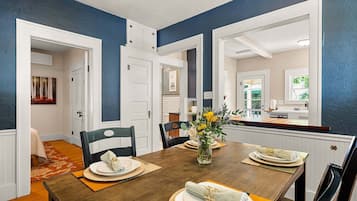 House, 3 Bedrooms | Dining