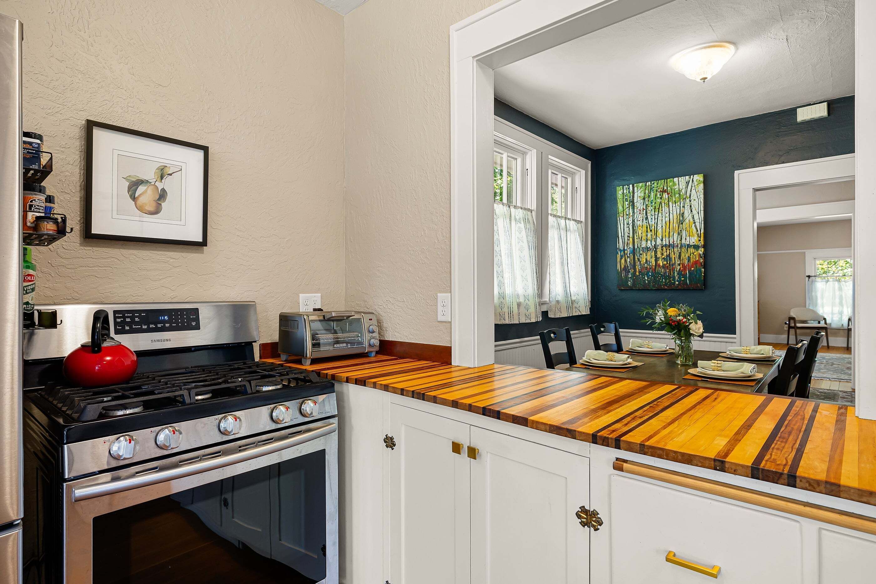House, 3 Bedrooms | Private kitchen | Fridge, oven, coffee/tea maker, toaster
