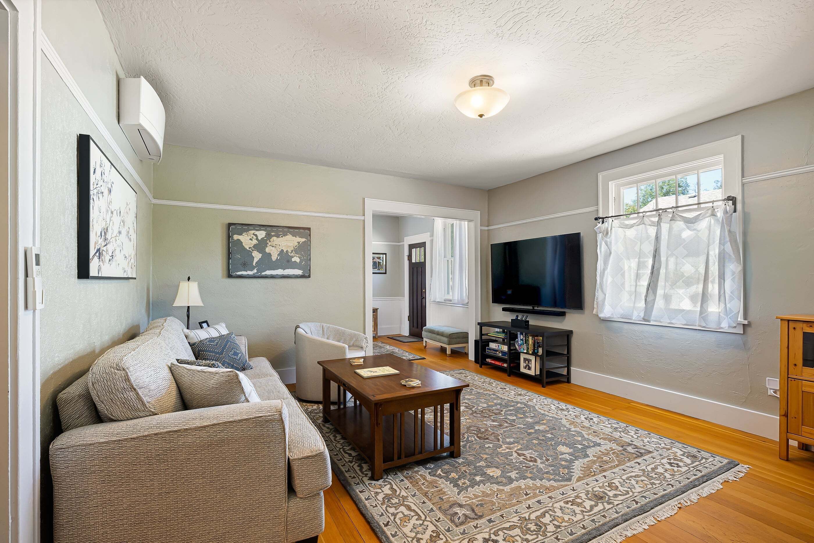 House, 3 Bedrooms | Living area