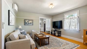 House, 3 Bedrooms | Living area