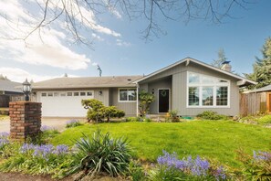 House, 2 Bedrooms | Exterior - Zen Den - 10 Minutes To Autzen & Downtown 2 Bedroom Home (Eugene)