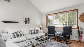 Casa, 4 quartos | Área de estar