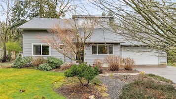 House, 4 Bedrooms | Exterior