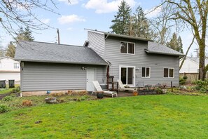 House, 4 Bedrooms | Exterior - Oakway Oasis - 6 Minutes To Autzen 4 Bedroom Home (Eugene)