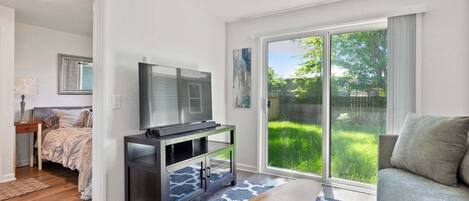 Studio, 1 chambre | Aire de séjour | Téléviseur connecté