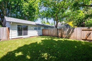 Studio, 1 Bedroom | Exterior - Snug Spot 68 - Close To Downtown & Autzen 1 Bedroom Studio (Eugene)