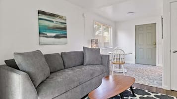 Studio, 1 Bedroom | Living area