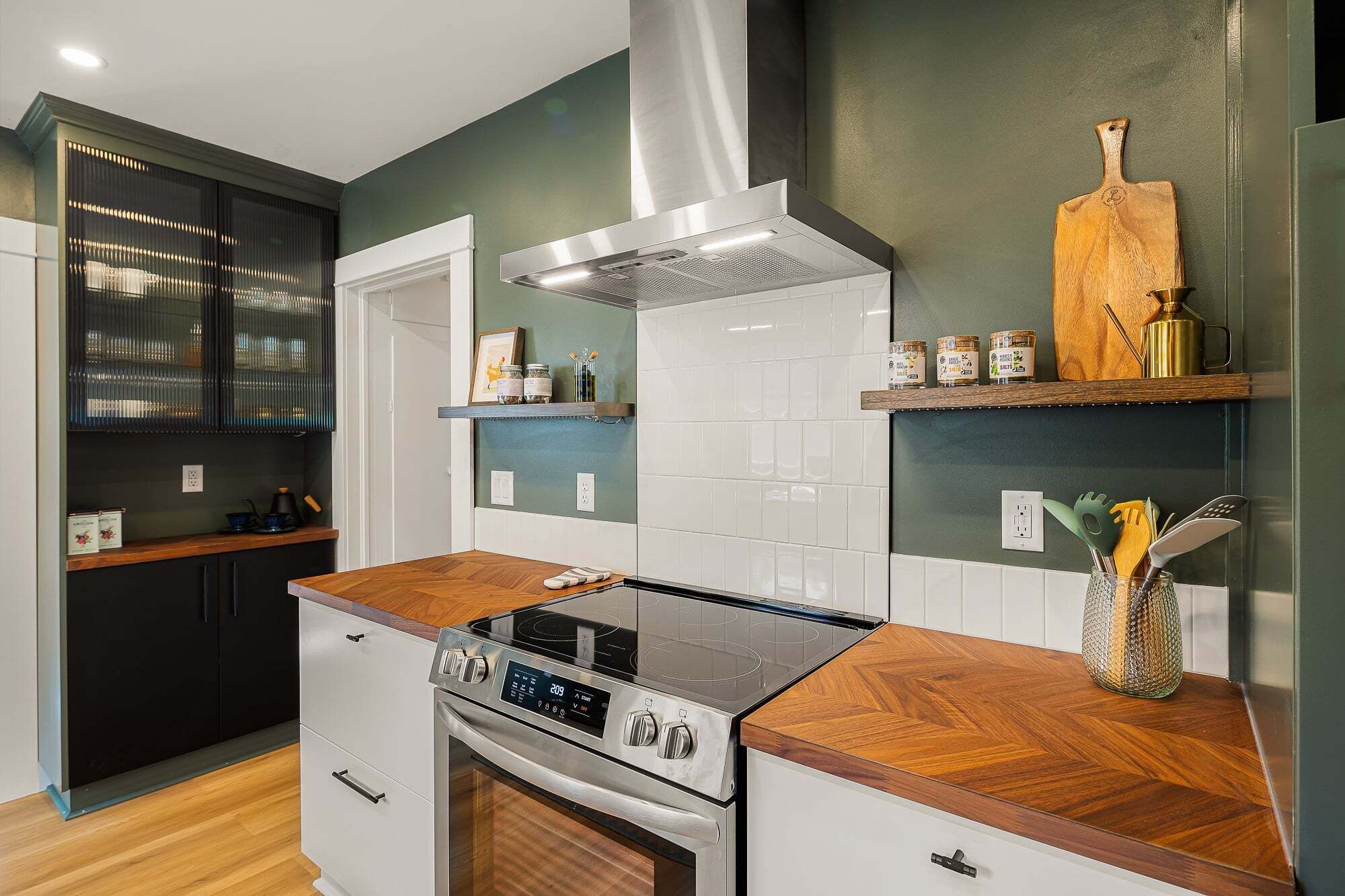 House, 3 Bedrooms | Private kitchen