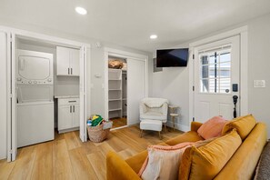 House, 1 Bedroom | Living area | Smart TV - Cozy Casita - Minutes To Autzen & Downtown 1 Bedroom Home (Eugene)