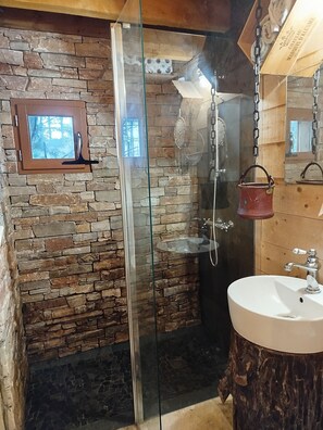 Bathroom - Vrbo Property (Le Porge)