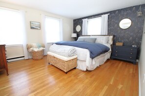4 Schlafzimmer, Schreibtisch, WLAN