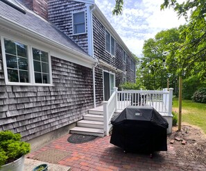Terrace/patio - Charming home near beaches, golf, and towns with deck & yard (2432) (Harwich)
