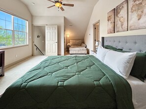 Room - Victorian Chateau Retreat 3 Bedroom Townhouse (Grand Junction)