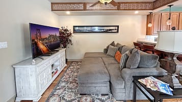 Townhome, 3 Bedrooms | Living area