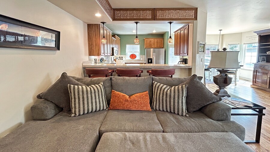 Victorian Chateau Retreat 3 Bedroom Townhouse