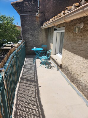 Outdoor dining - CHARACTER VILLAGE HOUSE (Cabrières)