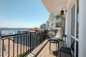 Property grounds - 5BR Bosphorus View with Balcony - Elevator - Central Location - 2 Bathrooms (İstanbul)