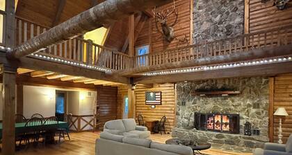Fantastic 11-bedroom/ 13- bath lodge in Eminence