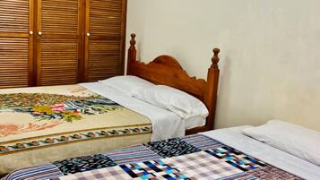 Shared Dormitory, 5 Bedrooms, Smoking, Garden View | 5 bedrooms