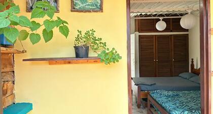Room-charming Holiday House Room in Jard