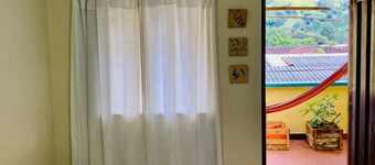 Room-charming Holiday House Room in Jard