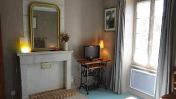 2 slaapkamers, een strijkplank/strijkijzer, reisbedje, gratis wifi