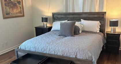 Marvelous 3-bedroom, newly renovated house with AC in charming Tyler