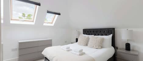 1 chambre, fer et planche à repasser, accès Internet, draps fournis