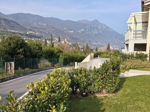 Property grounds - Casa Relax Your stylish retreat in Bogliaco between golf and yacht club (Lombardia)