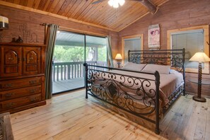 Room - Paradise on the Brazos River - 3 Bedroom House on The River in Weatherford (Weatherford)