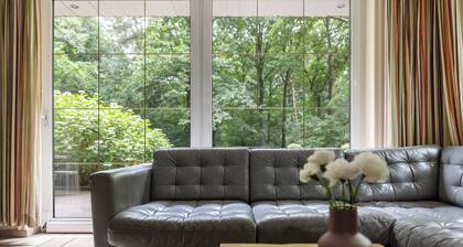 Forest villa on private property with pool, sauna & playground 16 people Veluwe