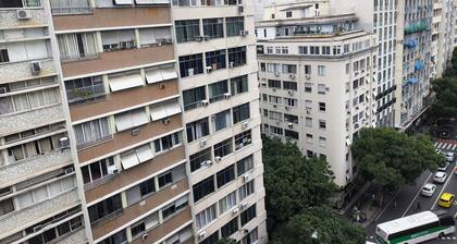 Copacabana metro e praia a 3 minutos