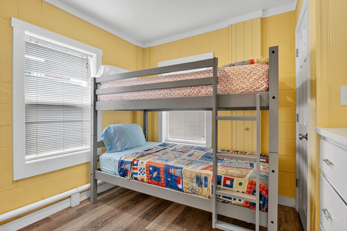 2 chambres, fer et planche à repasser, Wi-Fi gratuit