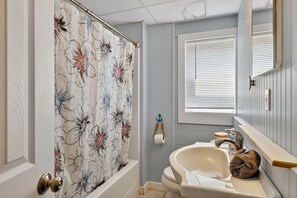 Hair dryer - UNIT B: Walk to Beach/Intercoastal/Fishing Pier (Holly Ridge)