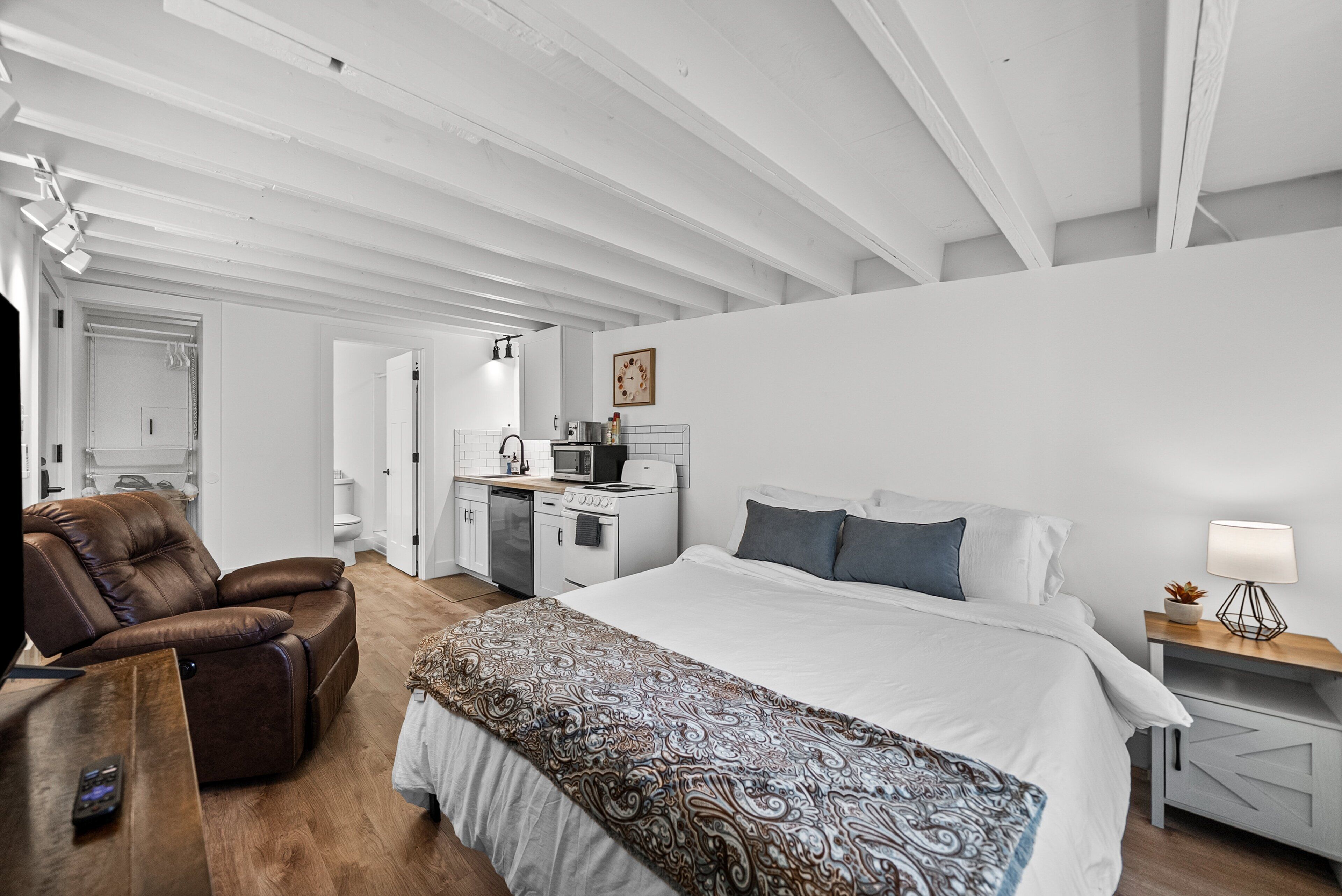 3 Schlafzimmer, Schreibtisch, Bügeleisen/Bügelbrett, kostenloses WLAN