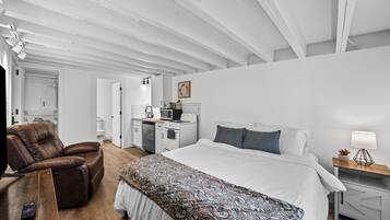 3 Schlafzimmer, Schreibtisch, Bügeleisen/Bügelbrett, kostenloses WLAN