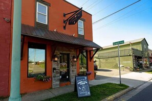 Exterior - Studio-Above Craft Coffee Shop, Downtown, By APSU (Clarksville)
