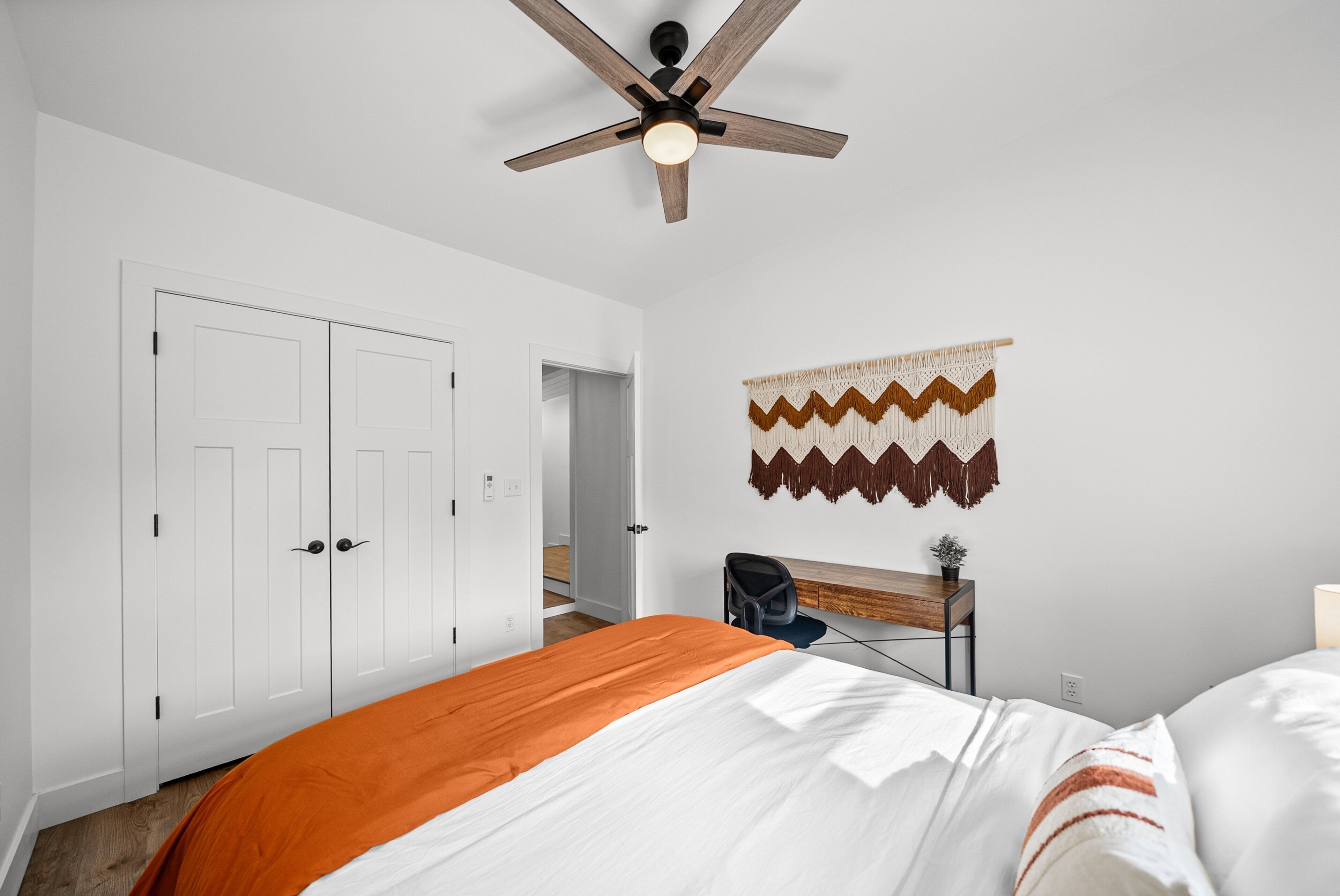 2 Schlafzimmer, Schreibtisch, Bügeleisen/Bügelbrett, kostenloses WLAN