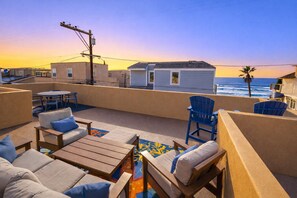 Outdoor dining - Walk To Beach, Leg Rooftop Deck, Perfect for Families! (San Diego)