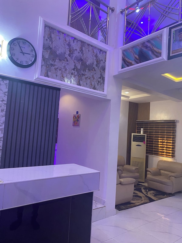Lobby - De-prominent hotel and suites (Abeokuta)