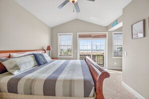 3 bedrooms, iron/ironing board, free WiFi, bed sheets - Ocean-View Home with Deck, BBQ, Game Room (Rockaway Beach)