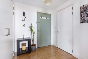 Interior - Bright 1BR with City Views by King's Cross (London)