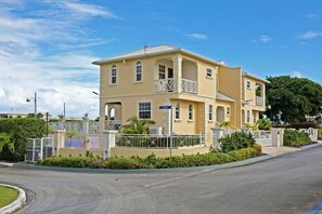 Exterior - Cozy 2-Bedroom Townhouse Villa In Charming Barbados (Bridgetown)