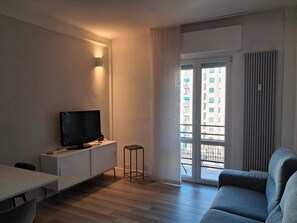 Living area - Design flat in the heart of Tortona District - steps from Fuorisalone events (Milano)